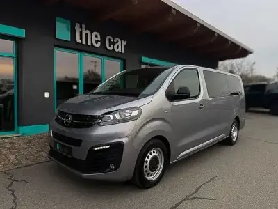 Używany Opel Vivaro 144 KM (105 kW) 2022 Szary Minivan