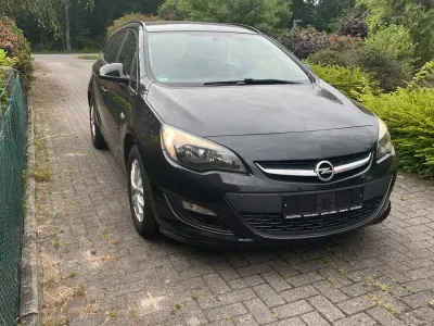 Gebraucht Opel Astra 110 PS (80 kW) 2016 Schwarz Kombi