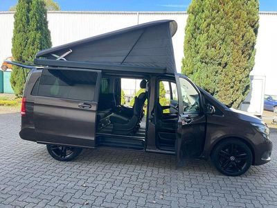 Mercedes V220