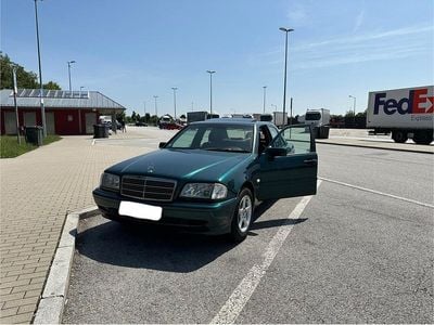 Mercedes C180