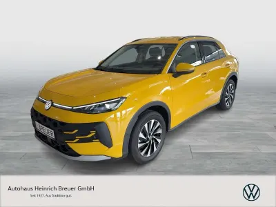 Nowe VW T-Roc Cabriolet Life 150 KM (110 kW) 2026 Żółty SUV