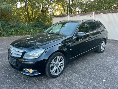Gebraucht Mercedes C200 Avantgarde 136 PS (100 kW) 2011 Schwarz Kombi