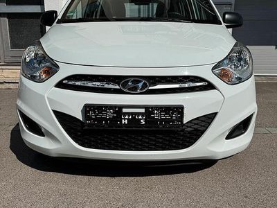 Gebraucht Hyundai i10 Edition 69 PS (50 kW) 2013 Weiß Kleinwagen