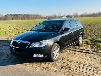 Schwarz Gebraucht 2013 Skoda Octavia Elegance Kombi | 7.500 € (Superpreis)