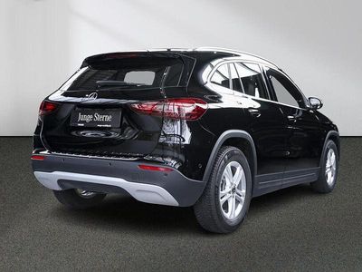 Gebraucht Mercedes GLA200 163 PS (119 kW) 2024 Schwarz SUV