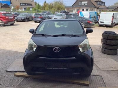Second-hand Toyota iQ 68 CP (50 kW) 2009 Negru Hatchback
