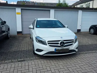 Gebraucht Mercedes A180 AMG 122 PS (89 kW) 2013 Weiß Limousine