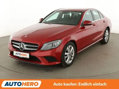 Gebraucht Mercedes C180 Avantgarde 156 PS (114 kW) 2019 Rot Limousine