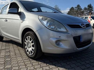 Gebraucht Hyundai i20 Classic 77 PS (56 kW) 2010 Silber Kleinwagen