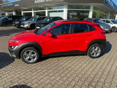 Gebraucht Hyundai Kona Trend 120 PS (88 kW) 2021 Ignite flame / sol SUV
