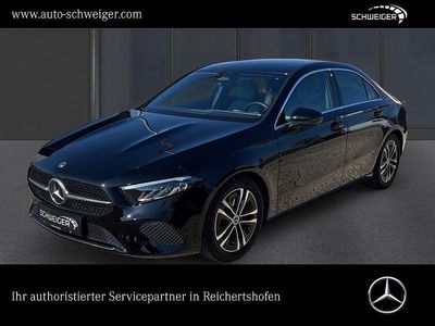 Gebraucht Mercedes A200 Advanced 163 PS (119 kW) 2024 Schwarz Limousine