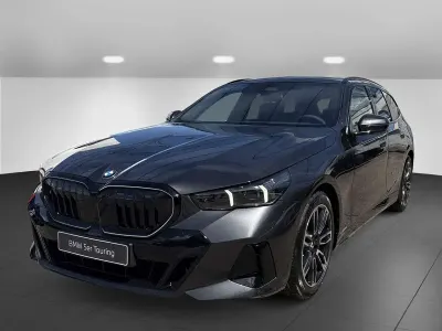 Neu BMW 520 M Sport 197 PS (144 kW) 2026 Sophistograu brillanteffekt Kombi