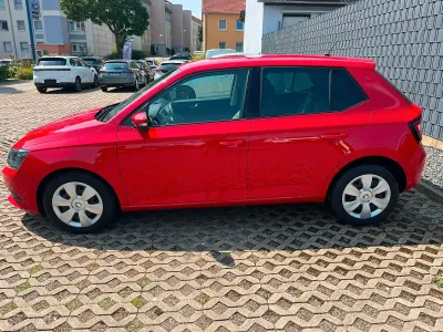 Gebraucht Skoda Fabia Ambition 90 PS (66 kW) 2015 Rot Kleinwagen