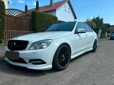 Gebraucht Mercedes C350 Avantgarde 224 PS (164 kW) 2011 Weiß Limousine