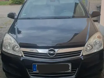 Gebraucht Opel Astra 90 PS (66 kW) 2009 Schwarz Limousine