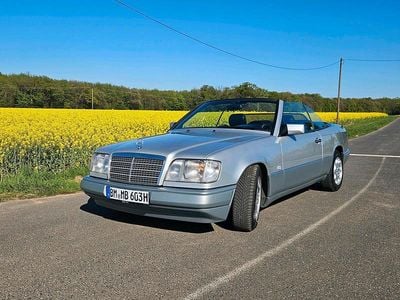 Gebraucht Mercedes E200 136 PS (100 kW) 1995 Grau Cabrio
