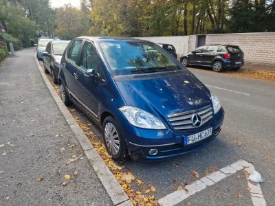 Gebraucht Mercedes A160 95 PS (69 kW) 2011 Blau Kleinwagen