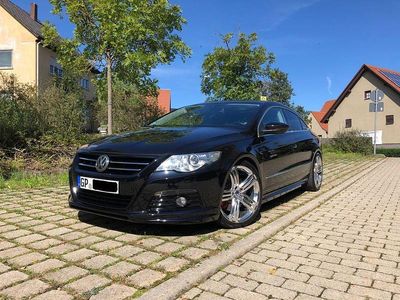 Second-hand VW Passat R 258 CP (189 kW) 2010 Negru Berlinǎ
