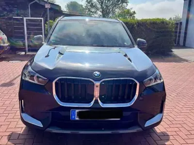 Second-hand BMW X1 Sport Line 150 CP (110 kW) 2023 Negru SUV