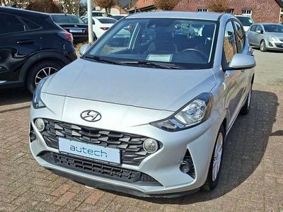 Gebraucht Hyundai i10 Trend 67 PS (49 kW) 2021 Silber Kleinwagen