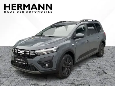 Gebraucht Dacia Jogger Expression 110 PS (80 kW) 2025 Schiefergrau (grau) Van / Kleinbus