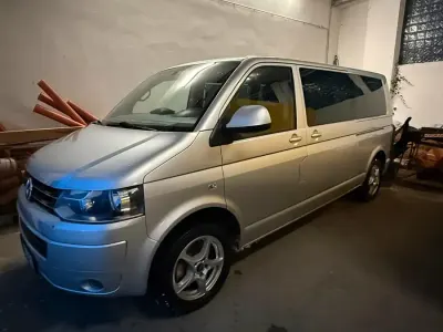 Używany VW Caravelle 179 KM (131 kW) 2011 Srebrny Van
