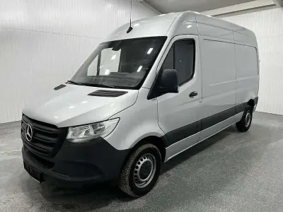 Gebraucht Mercedes Sprinter 143 PS (105 kW) 2021 Silber Van