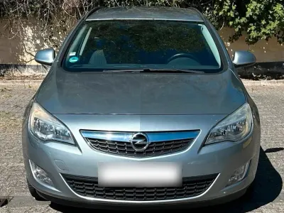 Gebraucht Opel Astra Sport 120 PS (88 kW) 2011 Grau Kombi