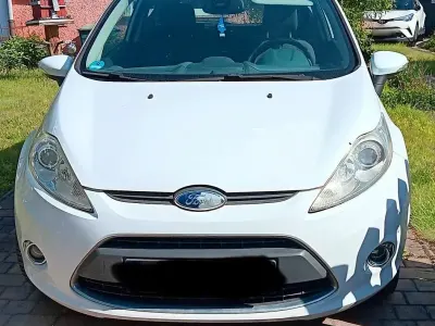 Gebraucht Ford Fiesta 82 PS (60 kW) 2009 Weiß Limousine