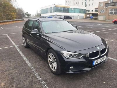 Gebraucht BMW 320 143 PS (105 kW) 2013 Schwarz Kombi