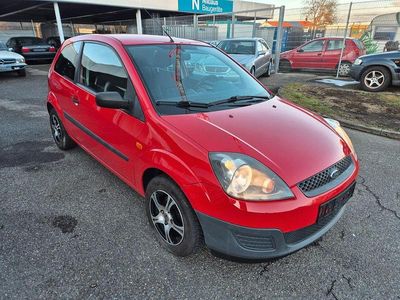 Gebraucht Ford Fiesta Basis 69 PS (50 kW) 2007 Rot Kleinwagen