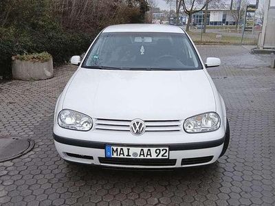Usata VW Golf IV 101 CV (74 kW) 2000 Bianco Berlina