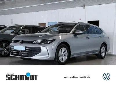Gebraucht VW Passat Business 150 PS (110 kW) 2025 Oyster silver metallic Kombi