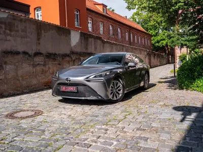 Gebraucht Toyota Mirai Executive 182 PS (133 kW) 2024 Grau Limousine