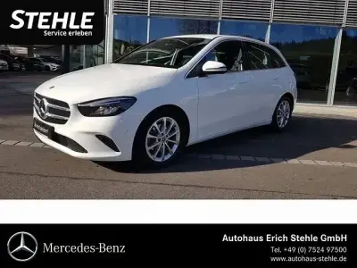 Gebraucht Mercedes B180 Progressive 136 PS (100 kW) 2021 Weiß Van / Kleinbus