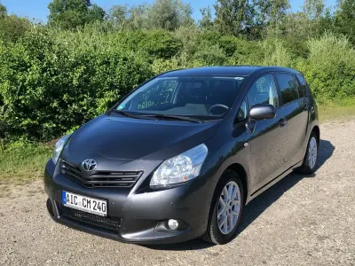 Gebraucht Toyota Verso Travel 147 PS (108 kW) 2013 Grau Van / Kleinbus