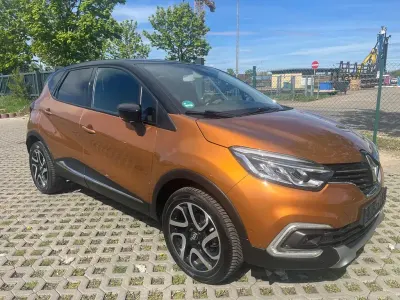 Begagnad Renault Captur Intens 118 HK (86 kW) 2017 Orange SUV