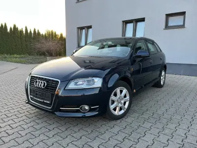 Gebraucht Audi A3 Sportback Ambiente 125 PS (91 kW) 2010 Blau Kleinwagen