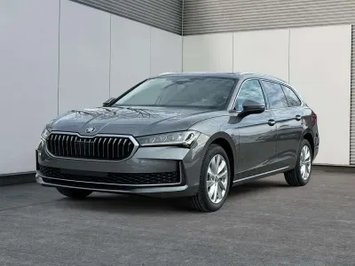 Neu Skoda Superb Selection 193 PS (141 kW) 2025 Graphitegrau metallic Kombi