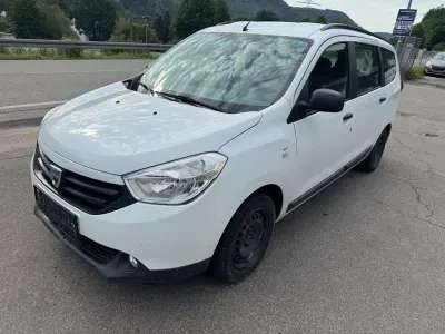 Gebraucht Dacia Lodgy Ambiance 102 PS (75 kW) 2016 Weiß Van / Kleinbus