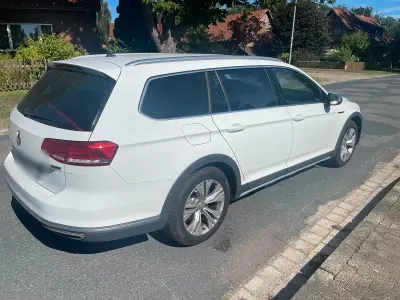 Gebraucht VW Passat 190 PS (139 kW) 2017 Weiß Kombi