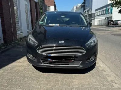 Gebraucht Ford S-MAX Titanium 179 PS (131 kW) 2016 Schwarz Van / Kleinbus