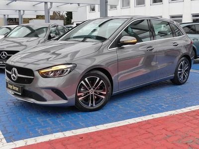 Gebraucht Mercedes B200 Progressive 163 PS (119 kW) 2025 Metalliclack mountaingrau Van / Kleinbus