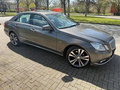 Gebraucht Mercedes E350 231 PS (169 kW) 2009 Gold Limousine