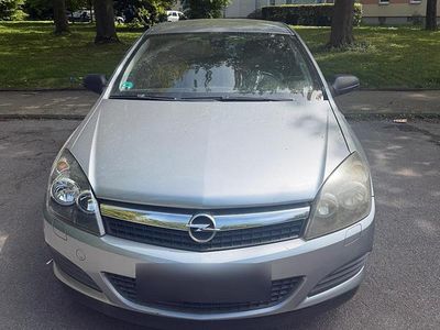 Second-hand Opel Astra GTC 90 CP (66 kW) 2007 Gri Coupe