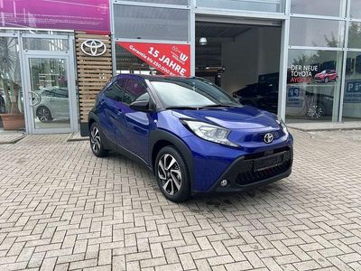 Neu Toyota Aygo X 72 PS (52 kW) 2025 8y8)/ black mica (209) (blau SUV