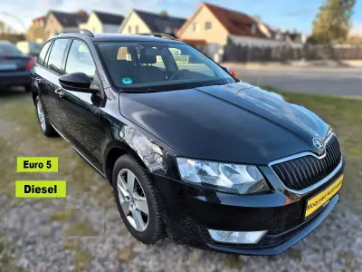 Begagnad Skoda Octavia Ambition 105 HK (77 kW) 2014 Svart Halvkombi