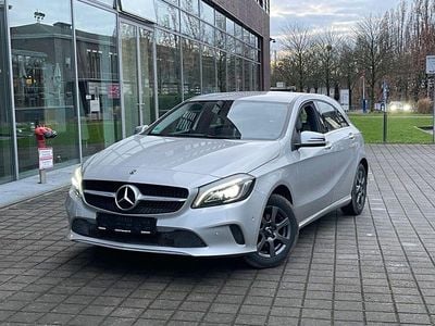 Usata Mercedes A180 109 CV (80 kW) 2017 Argento Berlina