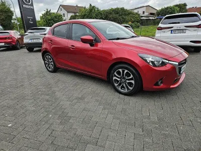 Gebraucht Mazda 2 Nakama 90 PS (66 kW) 2017 Rot Limousine