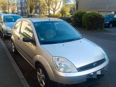 Second-hand Ford Fiesta 80 CP (58 kW) 2003 Gri Hatchback